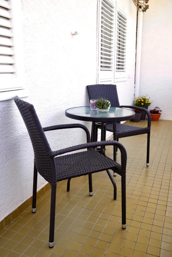 Apartment For 6 + Free Parking Place Zadar Exteriör bild